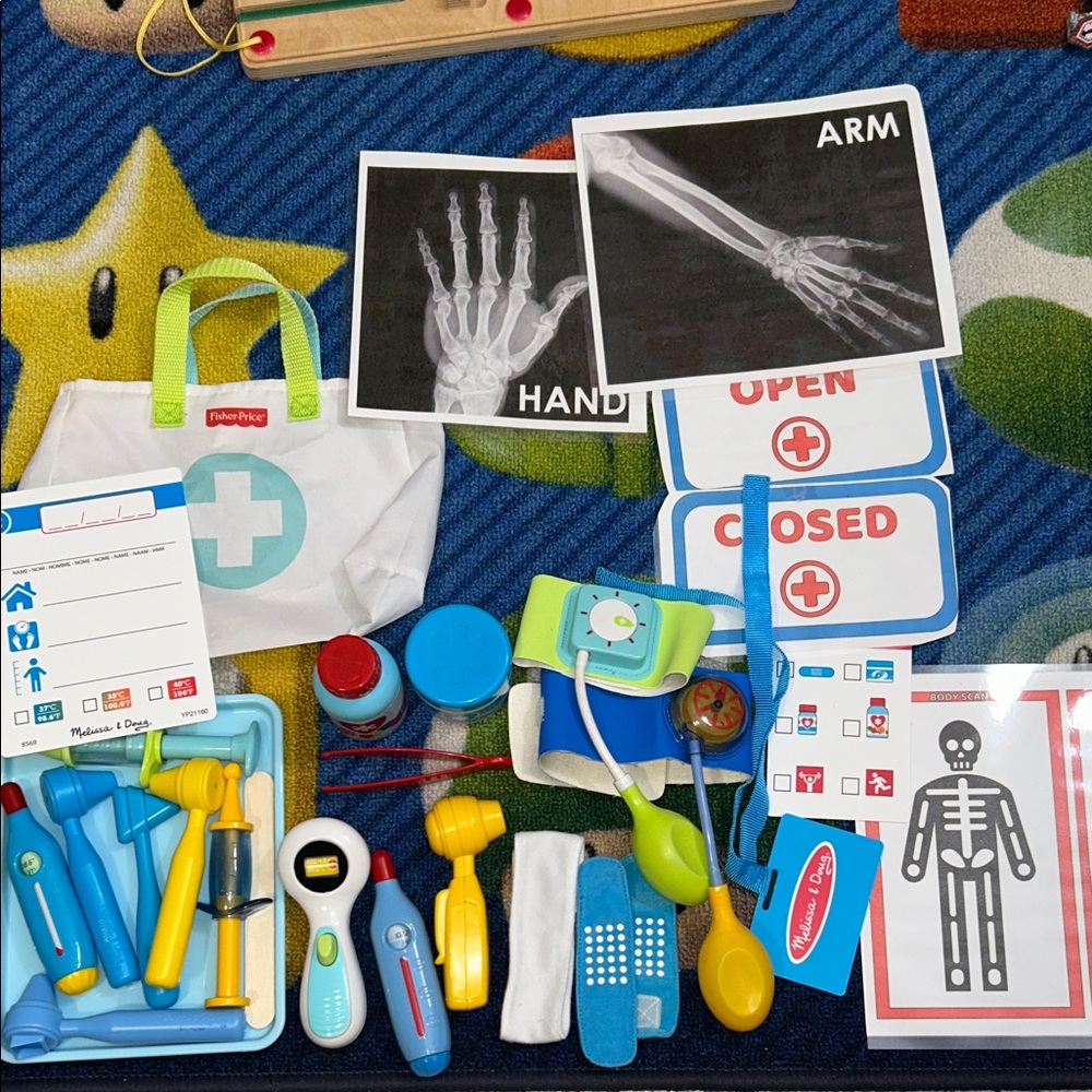 Melissa & Doug Children’s Doctor Medical Pre-tend Play Set